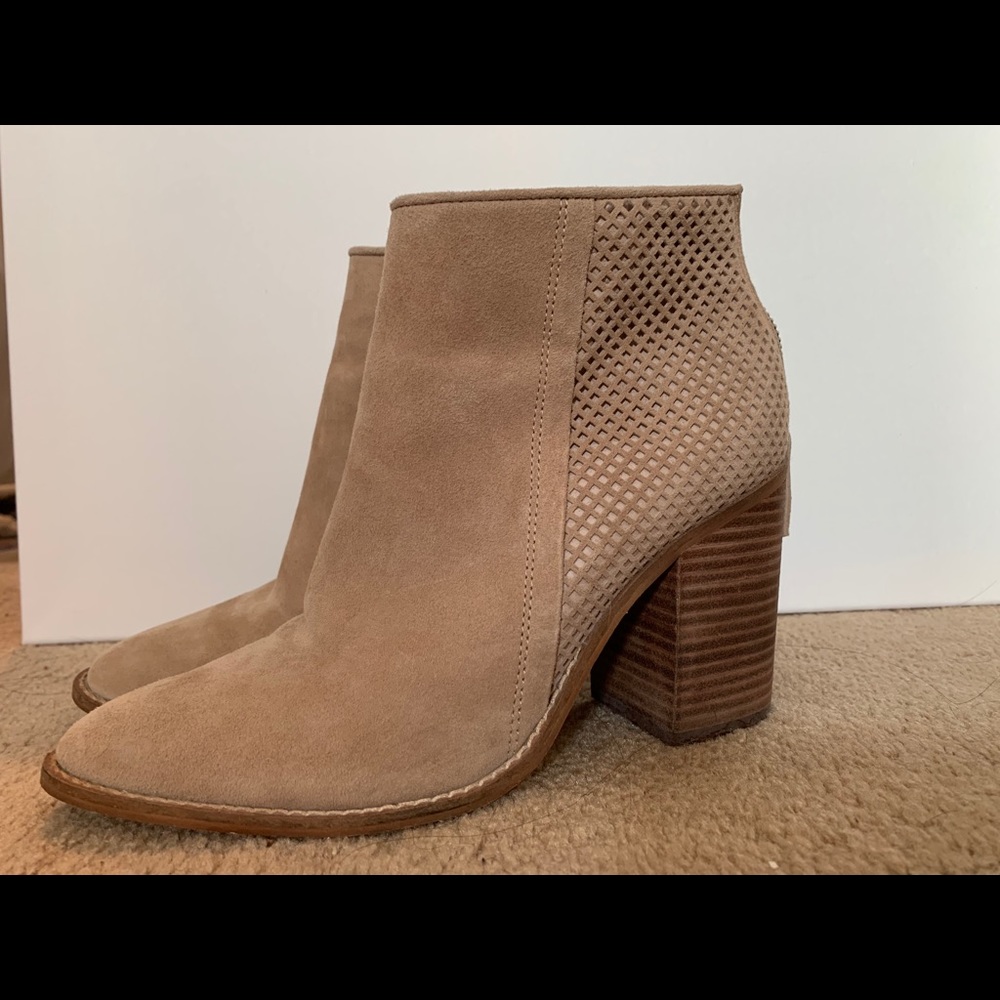 STEVE MADDEN BOOTS - Picture 2 of 6